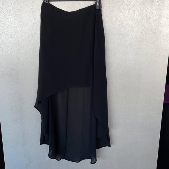 High low flowy black skirt - Picture 1 of 3